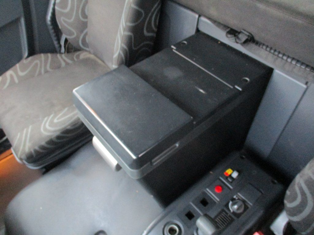 Camião polibenne Iveco  140E22: foto 17
