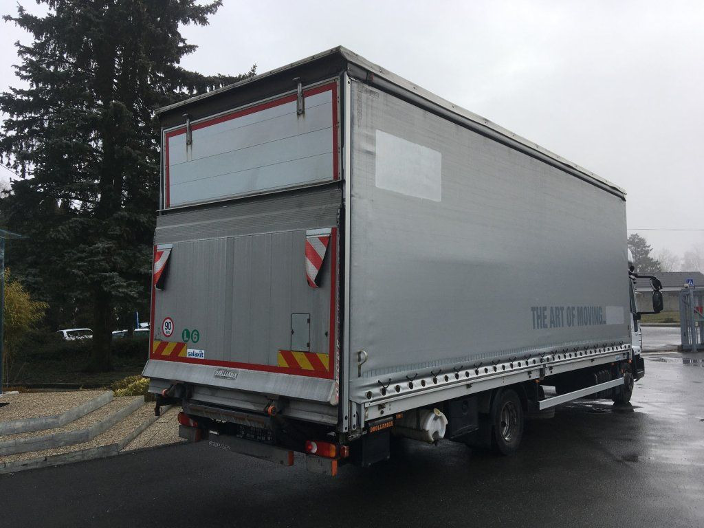 Iveco 75-190 Eurocargo 18 Pal. Dhollandia 1000 kg - Carrinha de lona: foto 5 Iveco 75-190 Eurocargo 18 Pal. Dhollandia 1000 kg - Carrinha de lona: foto 5