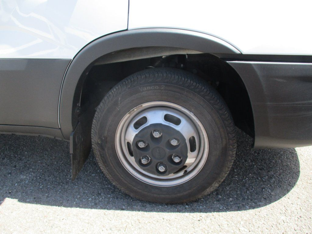 Carrinha de contentor Iveco Daily 35C16, 2.3, HC, 8 palet: foto 16 Carrinha de contentor Iveco Daily 35C16, 2.3, HC, 8 palet: foto 16