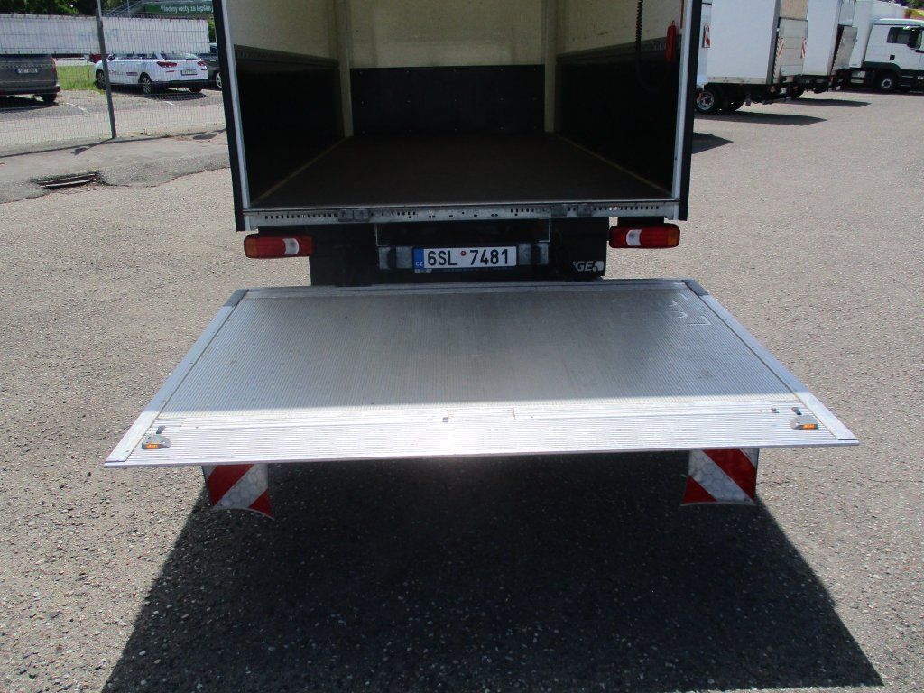 Carrinha de contentor Iveco Daily 35C16, 2.3, HC, 8 palet: foto 6 Carrinha de contentor Iveco Daily 35C16, 2.3, HC, 8 palet: foto 6