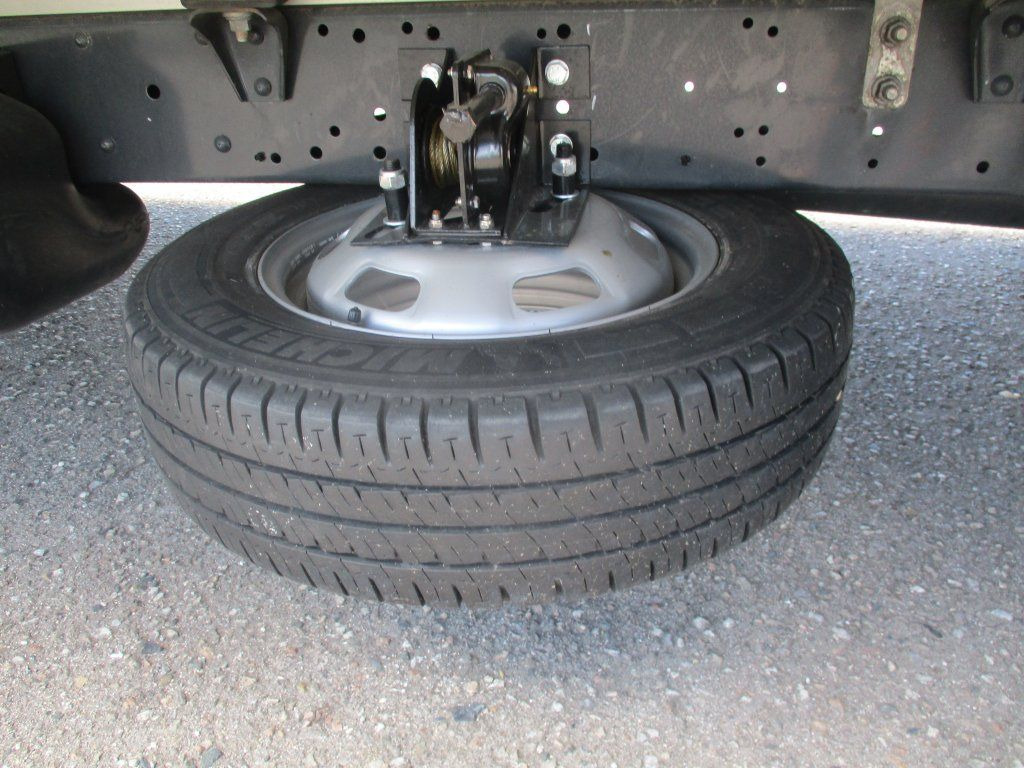 Carrinha de contentor Iveco Daily 35C16, 2.3, HC, 8 palet: foto 19 Carrinha de contentor Iveco Daily 35C16, 2.3, HC, 8 palet: foto 19