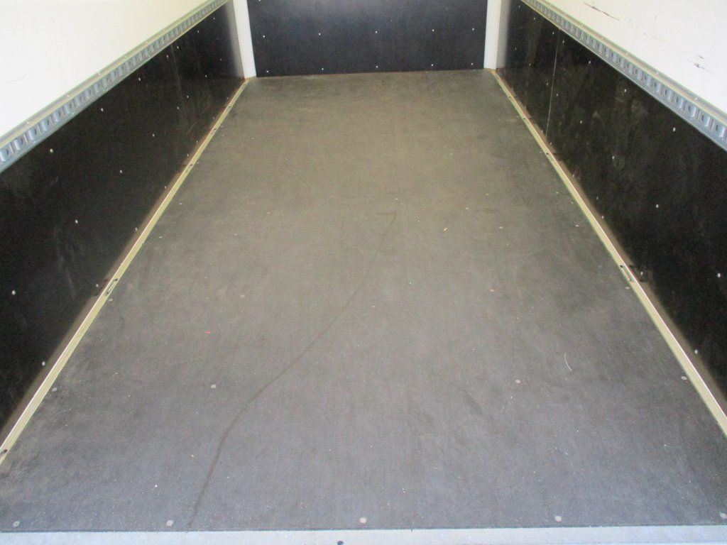 Carrinha de contentor Iveco Daily 35C16, 2.3, HC, 8 palet: foto 7 Carrinha de contentor Iveco Daily 35C16, 2.3, HC, 8 palet: foto 7