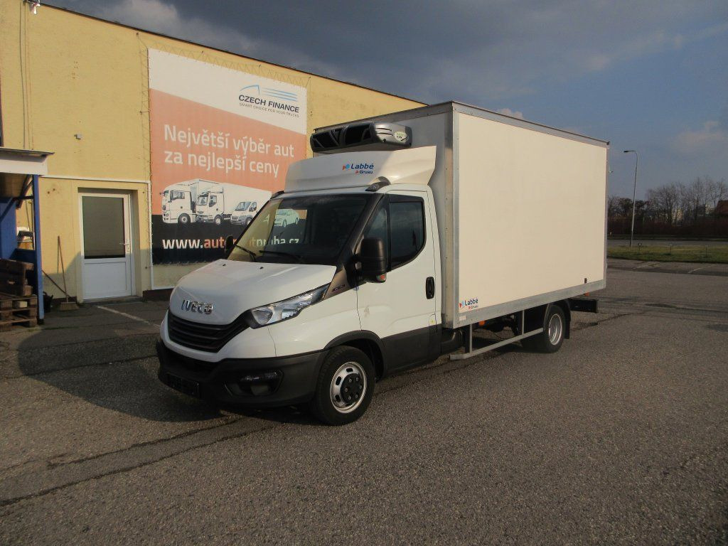 Iveco Daily 35C16 Iveco Daily 35C16 - Carrinha de contentor: foto 1 Iveco Daily 35C16 Iveco Daily 35C16 - Carrinha de contentor: foto 1