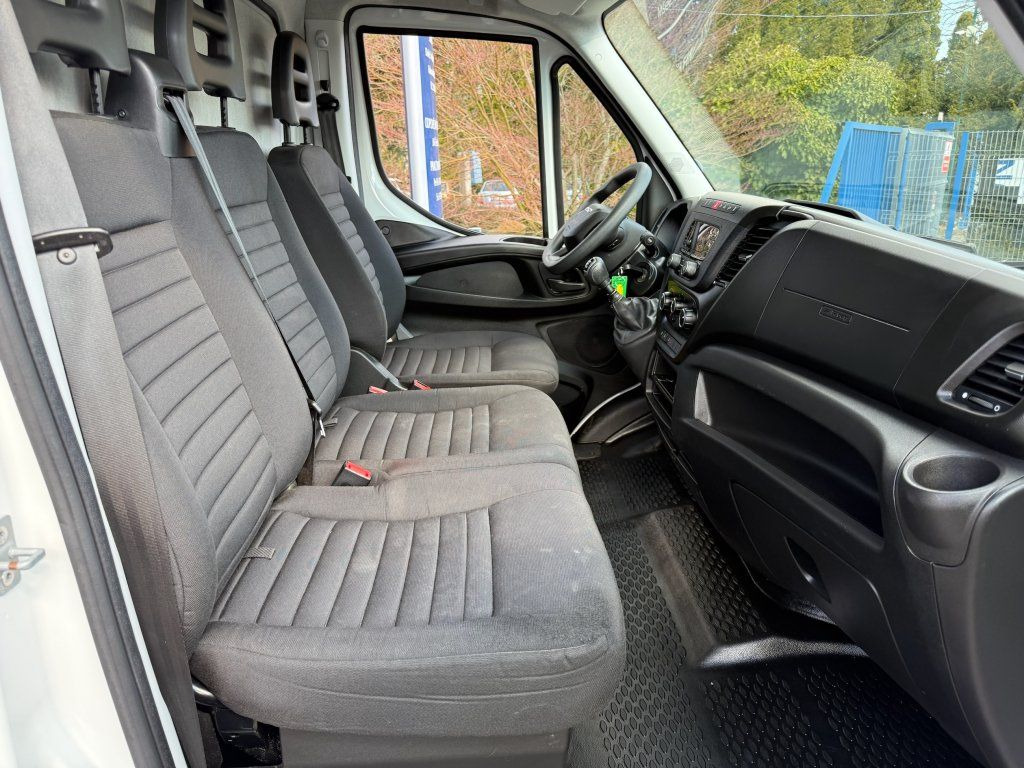 Carrinha de contentor Iveco Daily 35C16: foto 17
