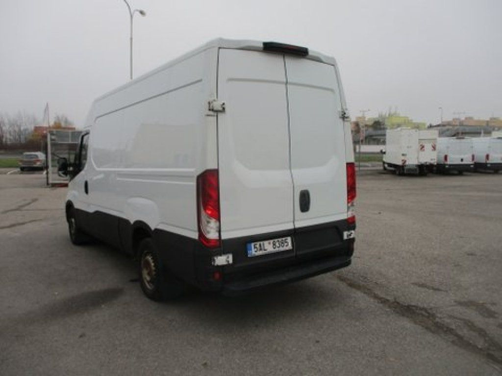 Iveco Daily 35S15V - Furgão: foto 2 Iveco Daily 35S15V - Furgão: foto 2