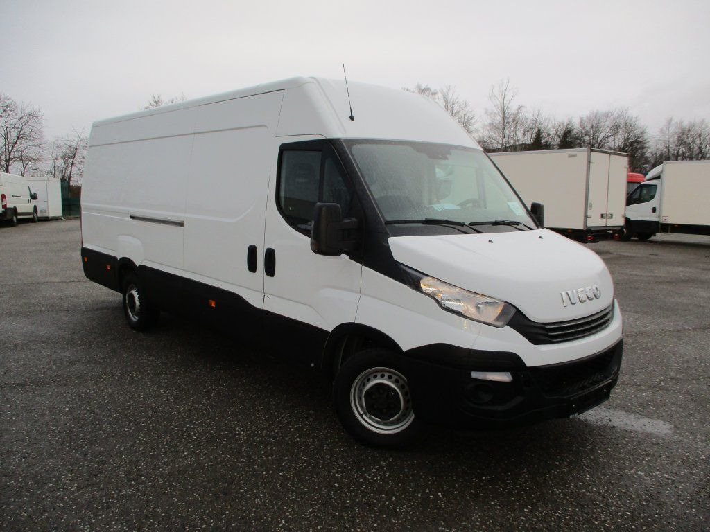 Iveco Daily 35S16 Hi Matic - Furgão: foto 2 Iveco Daily 35S16 Hi Matic - Furgão: foto 2