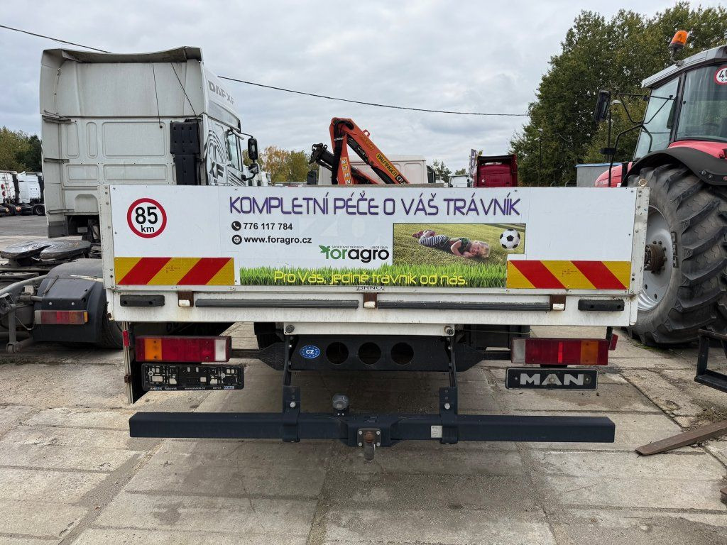 MAN 12.185 EURO 3 Kran UNBEWEGLICH - Camião grua: foto 4 MAN 12.185 EURO 3 Kran UNBEWEGLICH - Camião grua: foto 4