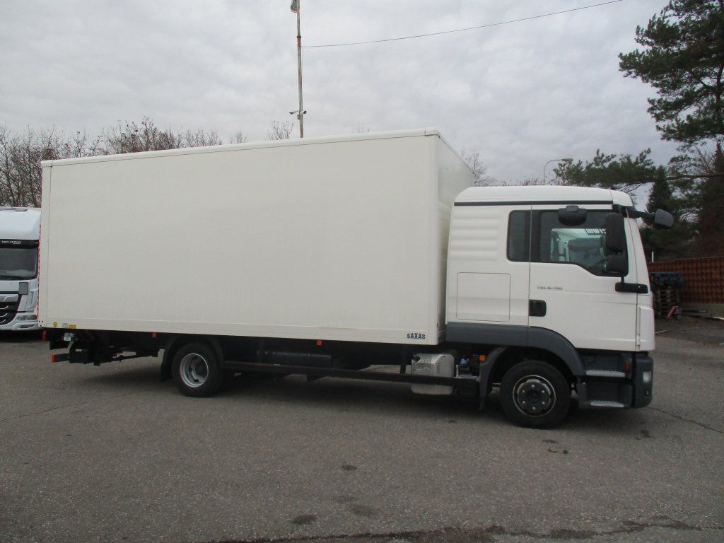 MAN TGL 8.190 MAN TGL 8.190 - Carrinha de contentor: foto 4 MAN TGL 8.190 MAN TGL 8.190 - Carrinha de contentor: foto 4