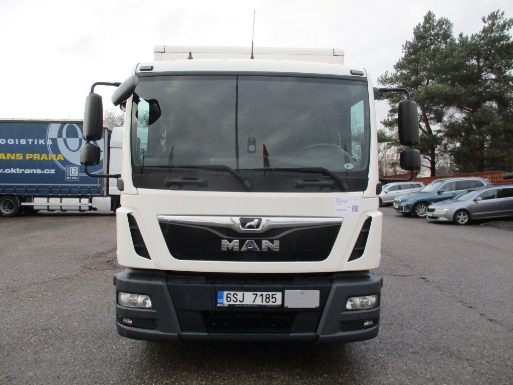 MAN TGL 8.190 - Carrinha de contentor: foto 2 MAN TGL 8.190 - Carrinha de contentor: foto 2