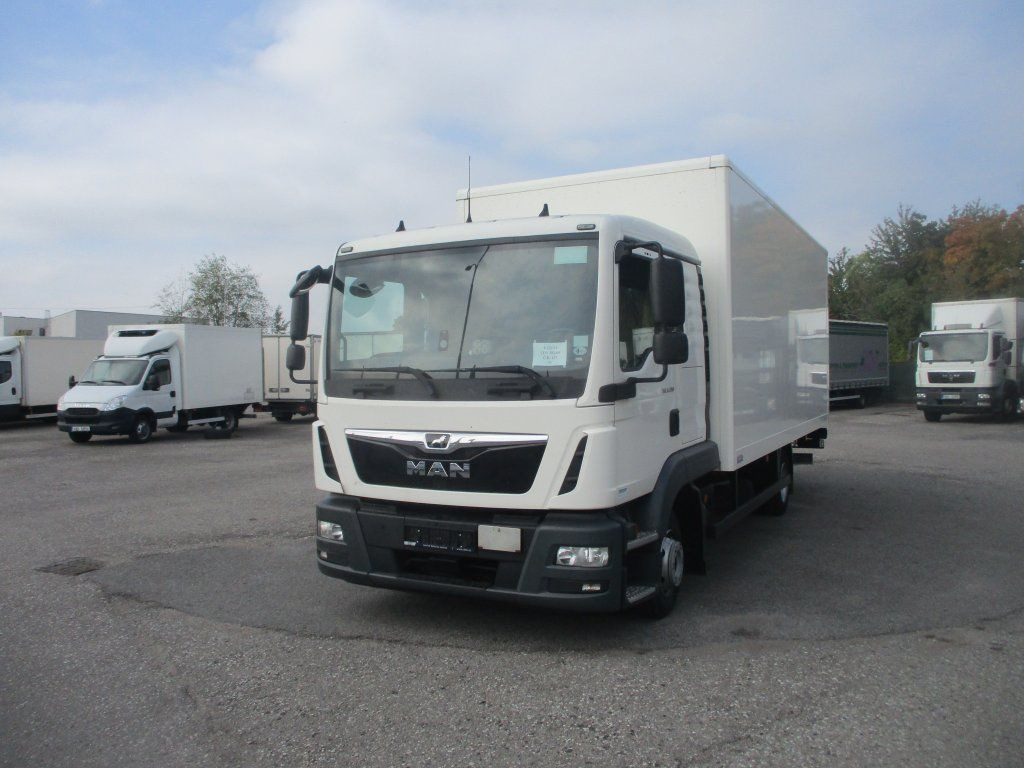 MAN TGL 8.190 - Carrinha de contentor: foto 3 MAN TGL 8.190 - Carrinha de contentor: foto 3