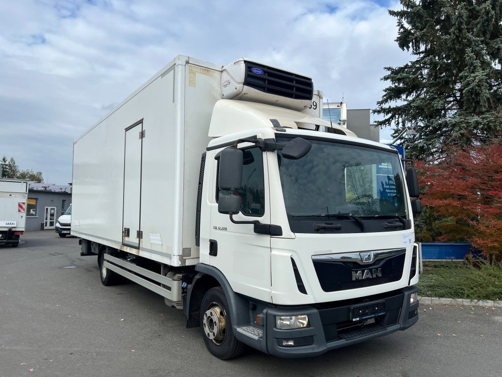 MAN TGL12.220 EURO 6 Carrier Xarios 600 - Camião frigorífico: foto 2 MAN TGL12.220 EURO 6 Carrier Xarios 600 - Camião frigorífico: foto 2