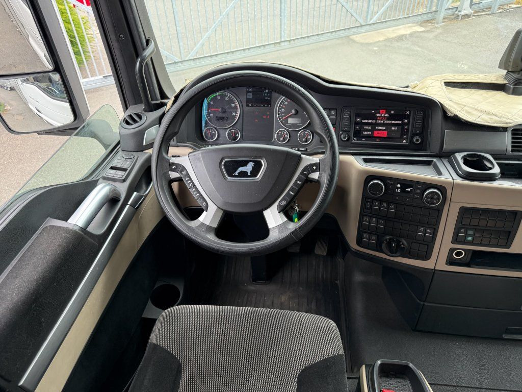 MAN TGX24.510 EURO 6 6x2 + Wecon - Camião de lona: foto 5 MAN TGX24.510 EURO 6 6x2 + Wecon - Camião de lona: foto 5