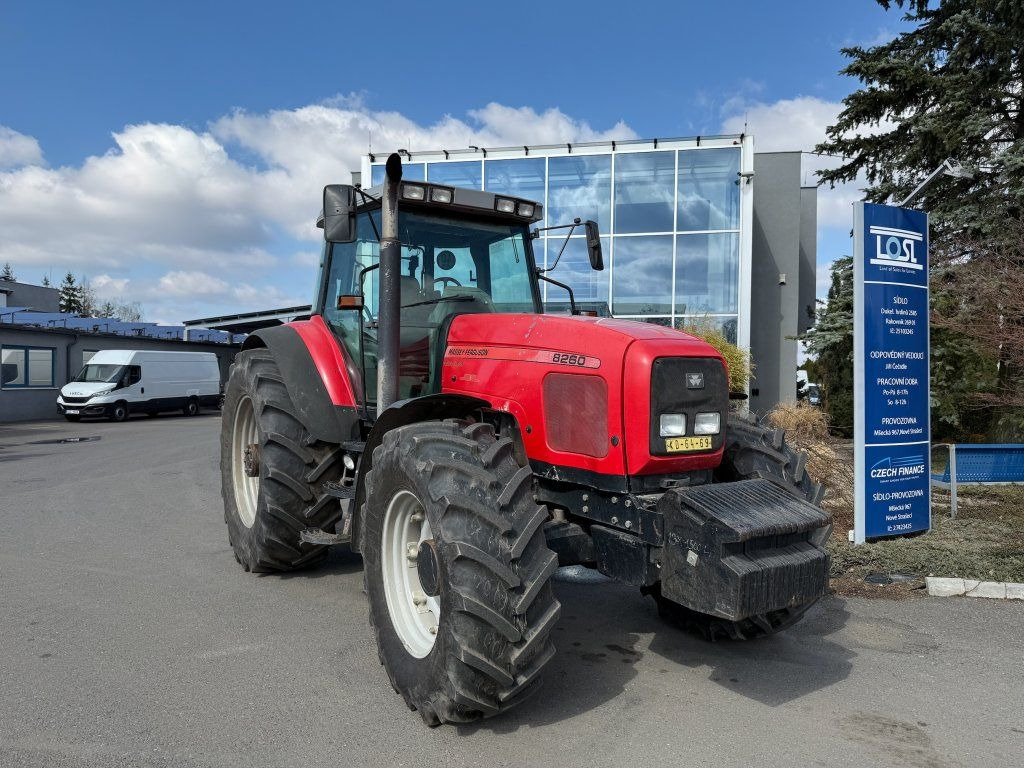 Massey Ferguson MF8260 - Trator: foto 2 Massey Ferguson MF8260 - Trator: foto 2