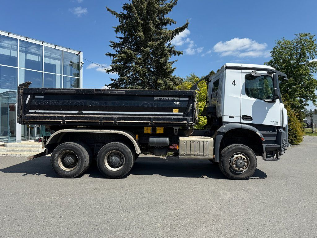 Mercedes-Benz 3343 Arocs 6x6 S3 EURO 6 - Camião basculante: foto 4 Mercedes-Benz 3343 Arocs 6x6 S3 EURO 6 - Camião basculante: foto 4