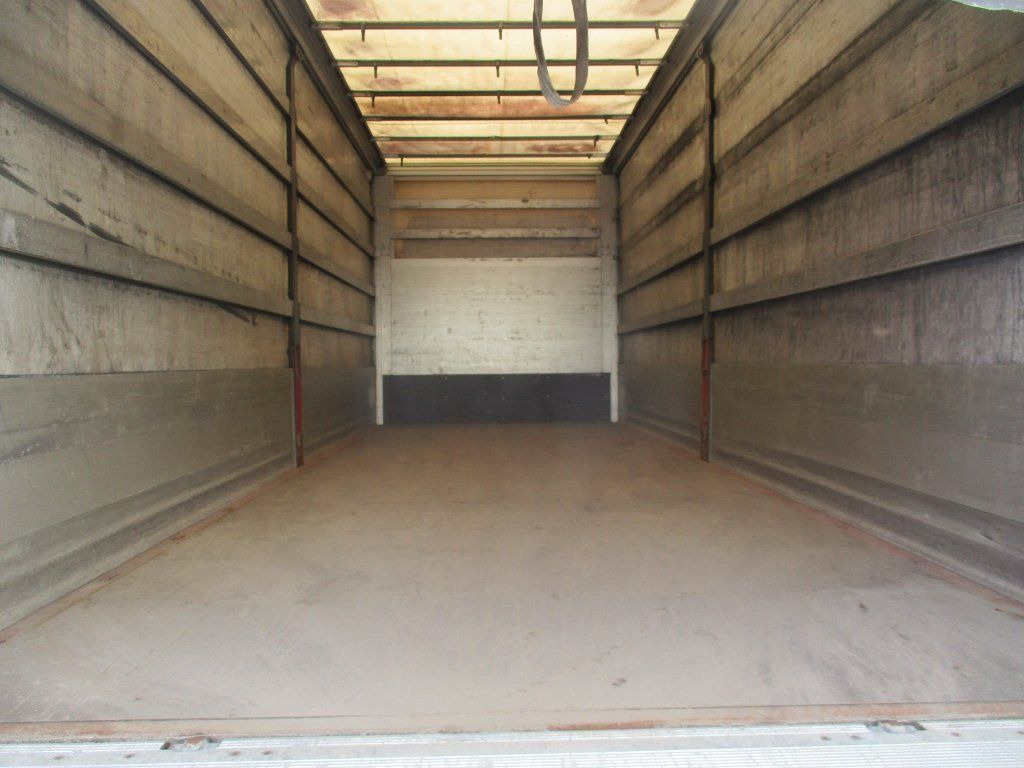 Renault D 16 - Camião de caixa aberta/ Plataforma: foto 4 Renault D 16 - Camião de caixa aberta/ Plataforma: foto 4