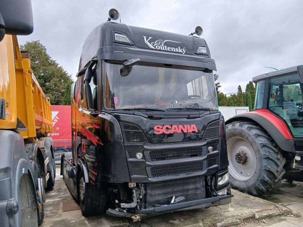 Scania R450 MEGA/lowdeck Unfall / damage - Tractor: foto 2 Scania R450 MEGA/lowdeck Unfall / damage - Tractor: foto 2