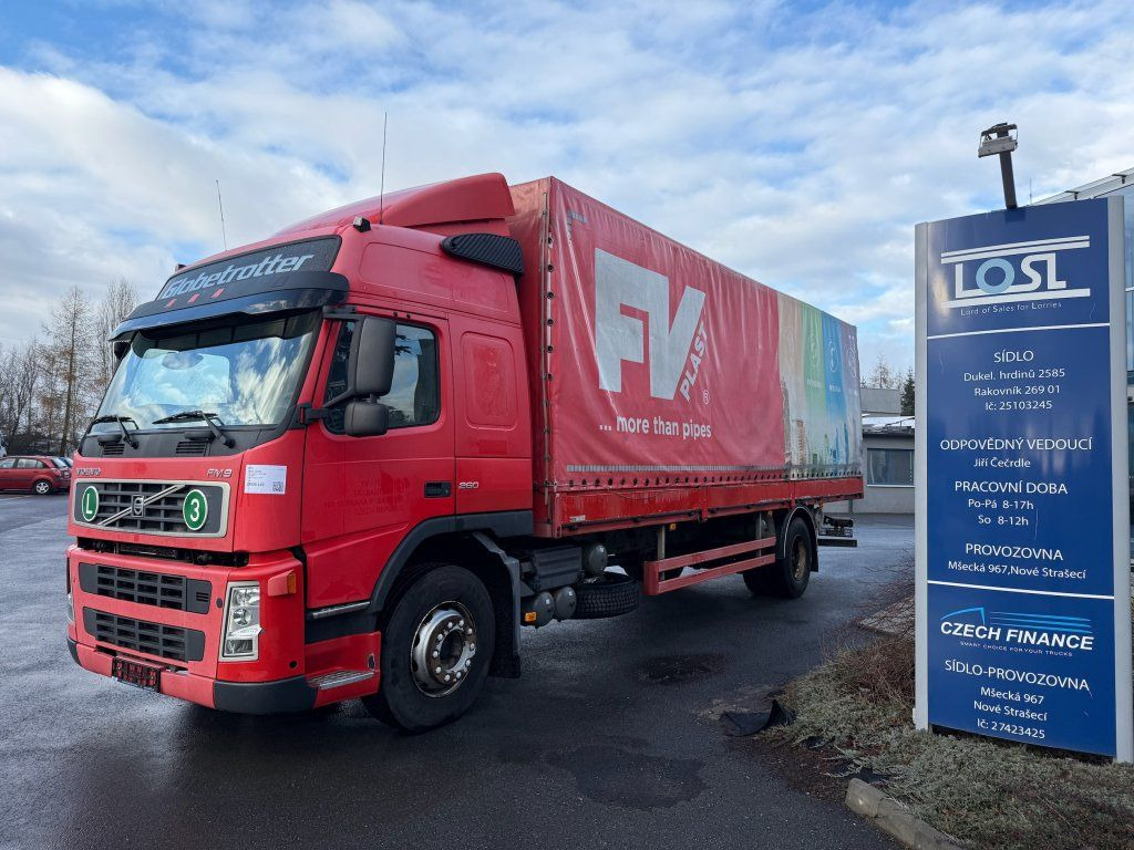 Volvo FM260 EURO 3 - Camião de lona: foto 1 Volvo FM260 EURO 3 - Camião de lona: foto 1