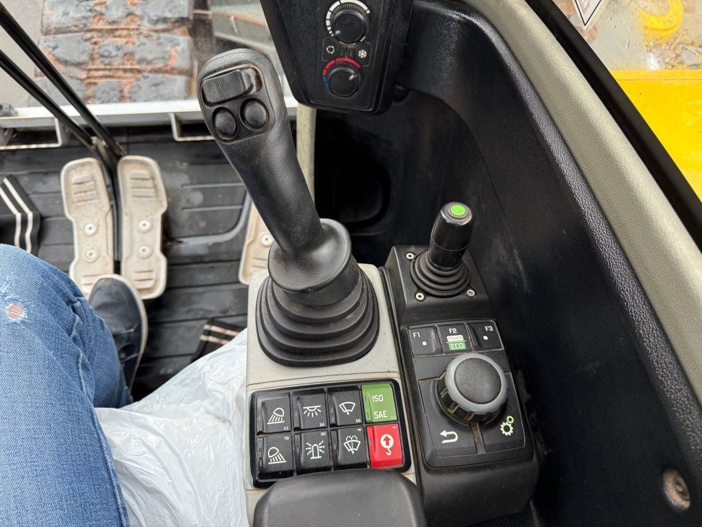 Locação financeira de  Wacker Neuson Crawler ET145 Wacker Neuson Crawler ET145: foto 13