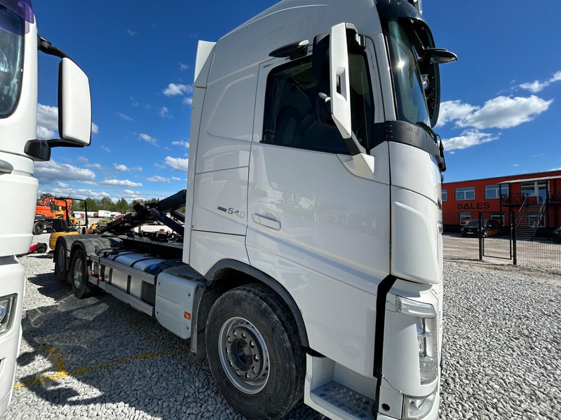 Volvo FH 540 | 6x4 | HIAB 21 | NOSTOTELI | TULOSSA - Camião polibenne: foto 4 Volvo FH 540 | 6x4 | HIAB 21 | NOSTOTELI | TULOSSA - Camião polibenne: foto 4