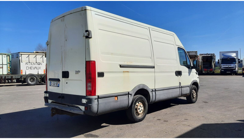 Iveco Daily 35S12 - Furgão: foto 3 Iveco Daily 35S12 - Furgão: foto 3