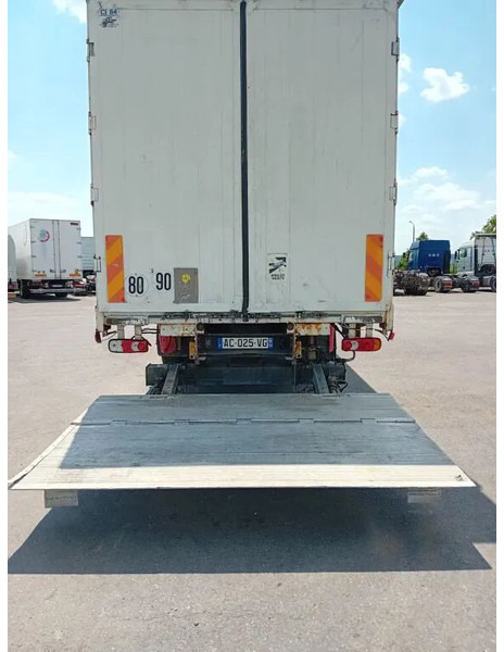 Renault Midlum 280 dxi - manual gearbox / steel suspension lames - Camião de lona: foto 4 Renault Midlum 280 dxi - manual gearbox / steel suspension lames - Camião de lona: foto 4