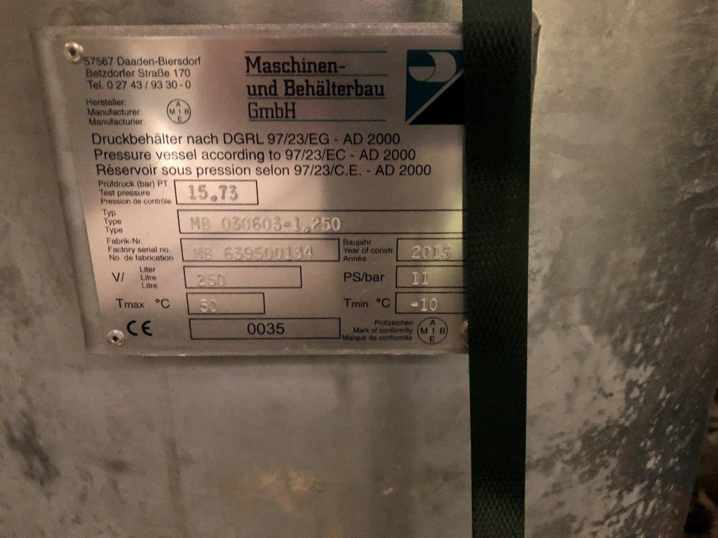11 bar compressed air tank 250 liters - Equipamento industrial: foto 2 11 bar compressed air tank 250 liters - Equipamento industrial: foto 2