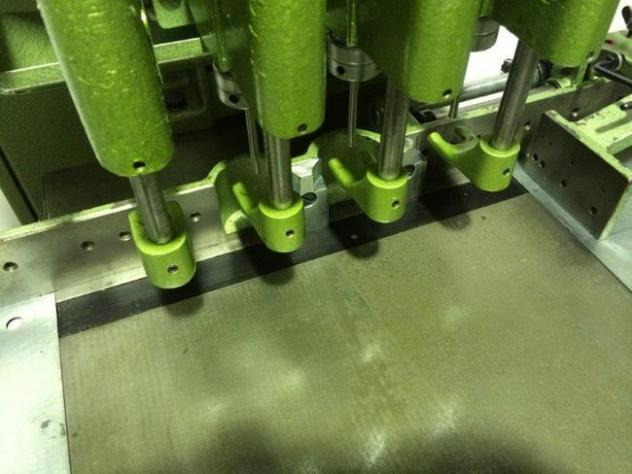 Hang 136-4 four spindle paper drilling machine - Máquina de impressão: foto 4 Hang 136-4 four spindle paper drilling machine - Máquina de impressão: foto 4