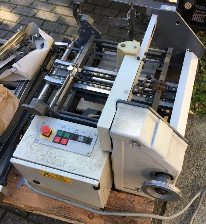 Heidelberg steel KBi 1-36 hook-in cross-fold unit - Máquina de dobrar papel: foto 1 Heidelberg steel KBi 1-36 hook-in cross-fold unit - Máquina de dobrar papel: foto 1