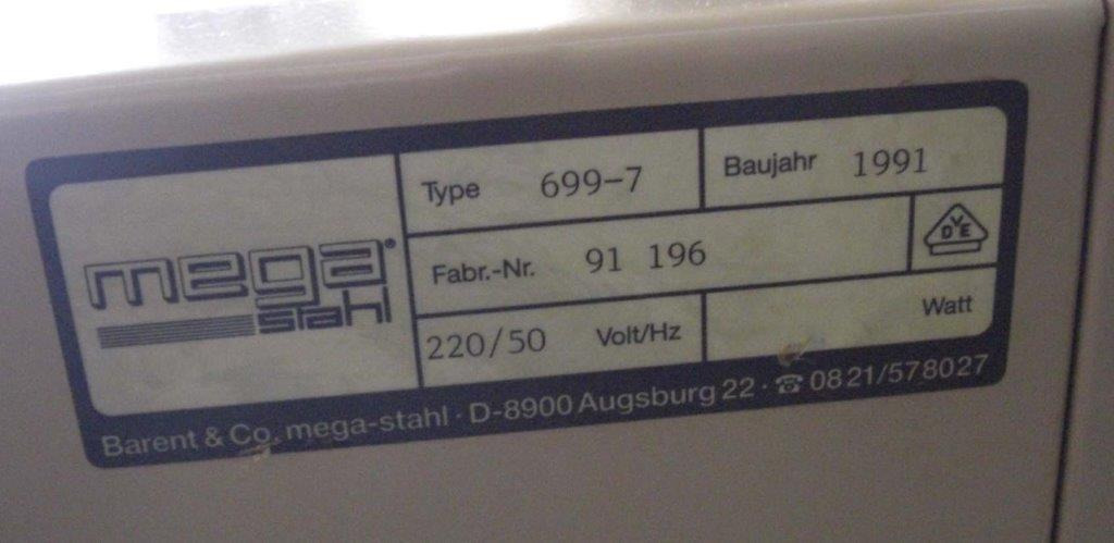 Mega steel cutter 699-2 on light table with waste box - Máquina de corte de papel: foto 3 Mega steel cutter 699-2 on light table with waste box - Máquina de corte de papel: foto 3