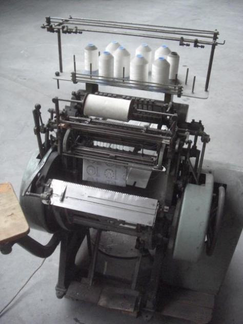 Muller Martini FK II V Semi Automatic Thread Sewing Machine - Máquina de impressão: foto 1 Muller Martini FK II V Semi Automatic Thread Sewing Machine - Máquina de impressão: foto 1