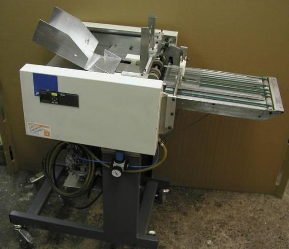 Schneider SF-60 single sheet envelope feeder - Máquina de dobrar papel: foto 1 Schneider SF-60 single sheet envelope feeder - Máquina de dobrar papel: foto 1