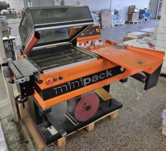 Torre Minipack FM 76 A Digit Semi Automatic Hood Shrinker - Máquina de embalagem: foto 1 Torre Minipack FM 76 A Digit Semi Automatic Hood Shrinker - Máquina de embalagem: foto 1