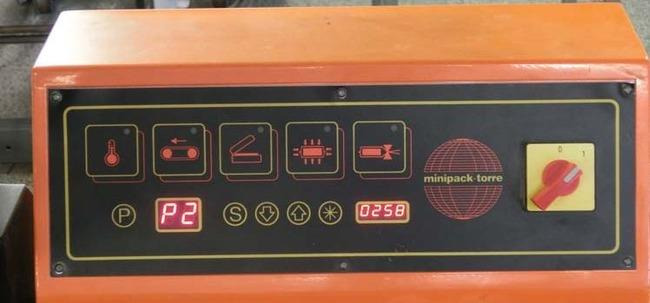 Torre Minipack FM 76 A Digit Semi Automatic Hood Shrinker - Máquina de embalagem: foto 2 Torre Minipack FM 76 A Digit Semi Automatic Hood Shrinker - Máquina de embalagem: foto 2