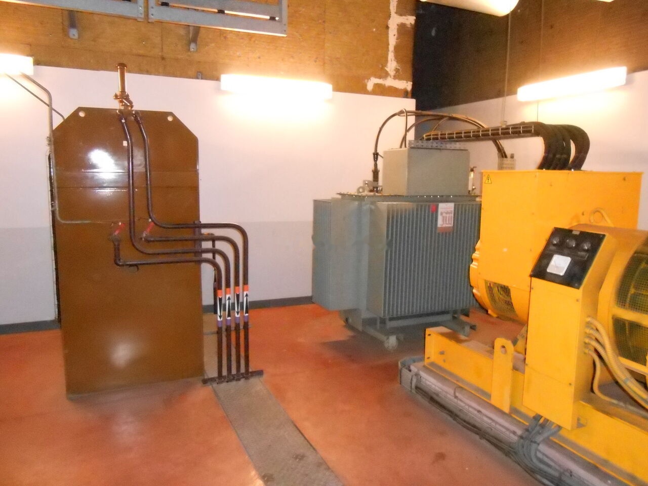 SDMO Cummins 1000 kVa KTA50-G1 - Gerador elétrico: foto 2 SDMO Cummins 1000 kVa KTA50-G1 - Gerador elétrico: foto 2