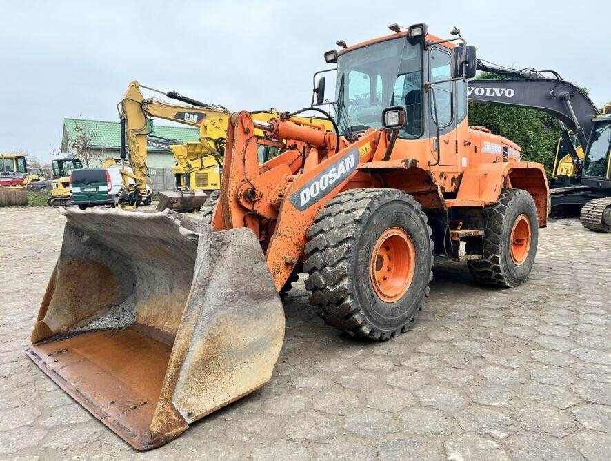Doosan DL250 - Pá carregadora de rodas: foto 2 Doosan DL250 - Pá carregadora de rodas: foto 2