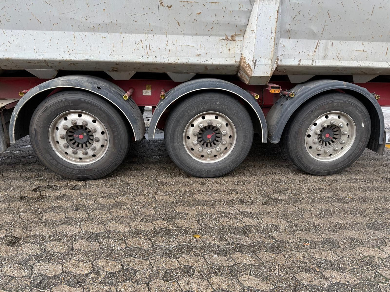 Lück SKF35 86m³/Alufelgen/SAF/Scheibe/Lift - Semi-reboque basculante: foto 5 Lück SKF35 86m³/Alufelgen/SAF/Scheibe/Lift - Semi-reboque basculante: foto 5