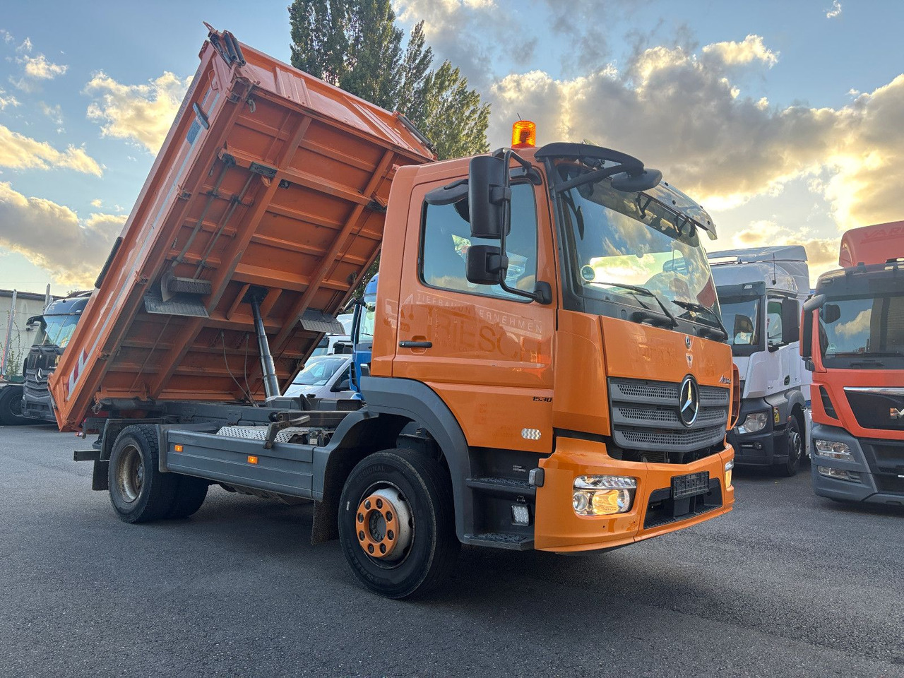 Mercedes-Benz Atego 1530 Blatt/Klima/Kamera - Camião basculante: foto 1 Mercedes-Benz Atego 1530 Blatt/Klima/Kamera - Camião basculante: foto 1
