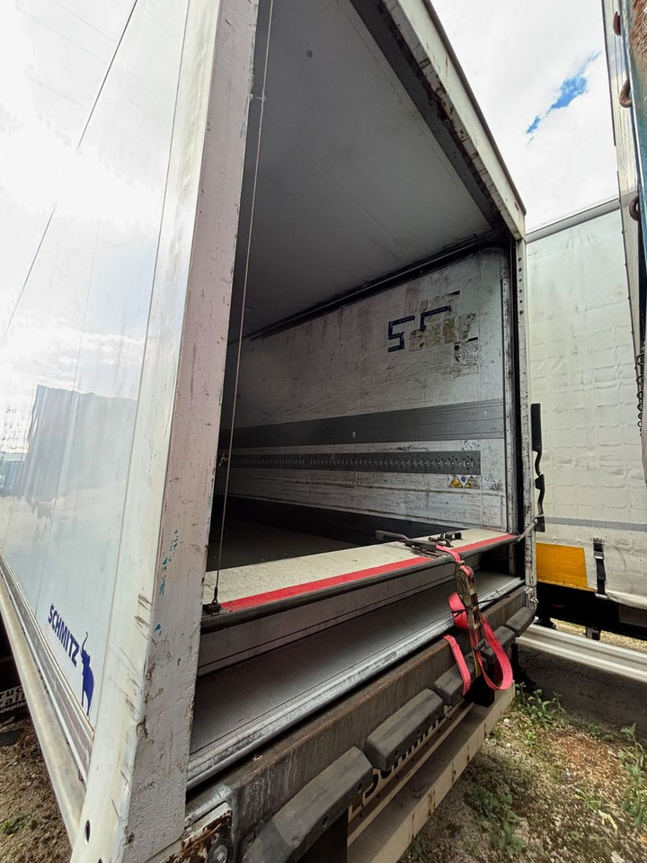 Schmitz Cargobull SKO18/L-13 Luft/Scheibenbremse - Semi-reboque furgão: foto 3 Schmitz Cargobull SKO18/L-13 Luft/Scheibenbremse - Semi-reboque furgão: foto 3