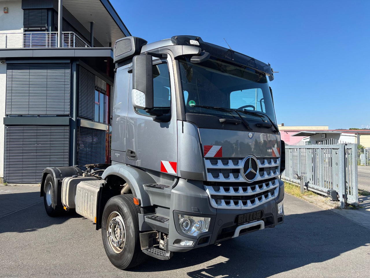 Mercedes-Benz Arocs 1842 Retarder/Kipphyd./Klima - Tractor: foto 3 Mercedes-Benz Arocs 1842 Retarder/Kipphyd./Klima - Tractor: foto 3