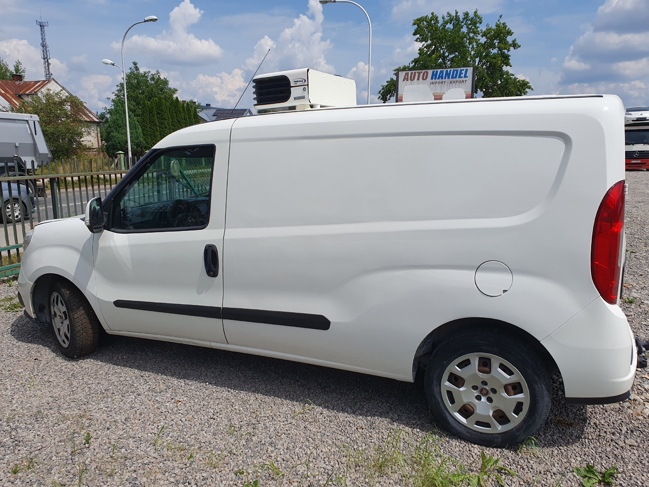 FIAT DOBLO 1.6 LONG CHLODNIA carrier +230v KLIMA EURO6 - Carrinha frigorífica: foto 4 FIAT DOBLO 1.6 LONG CHLODNIA carrier +230v KLIMA EURO6 - Carrinha frigorífica: foto 4