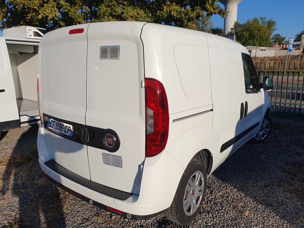 FIAT DOBLO CHLODNIA THERMOKING KLIMA EURO6 - Carrinha frigorífica: foto 4 FIAT DOBLO CHLODNIA THERMOKING KLIMA EURO6 - Carrinha frigorífica: foto 4