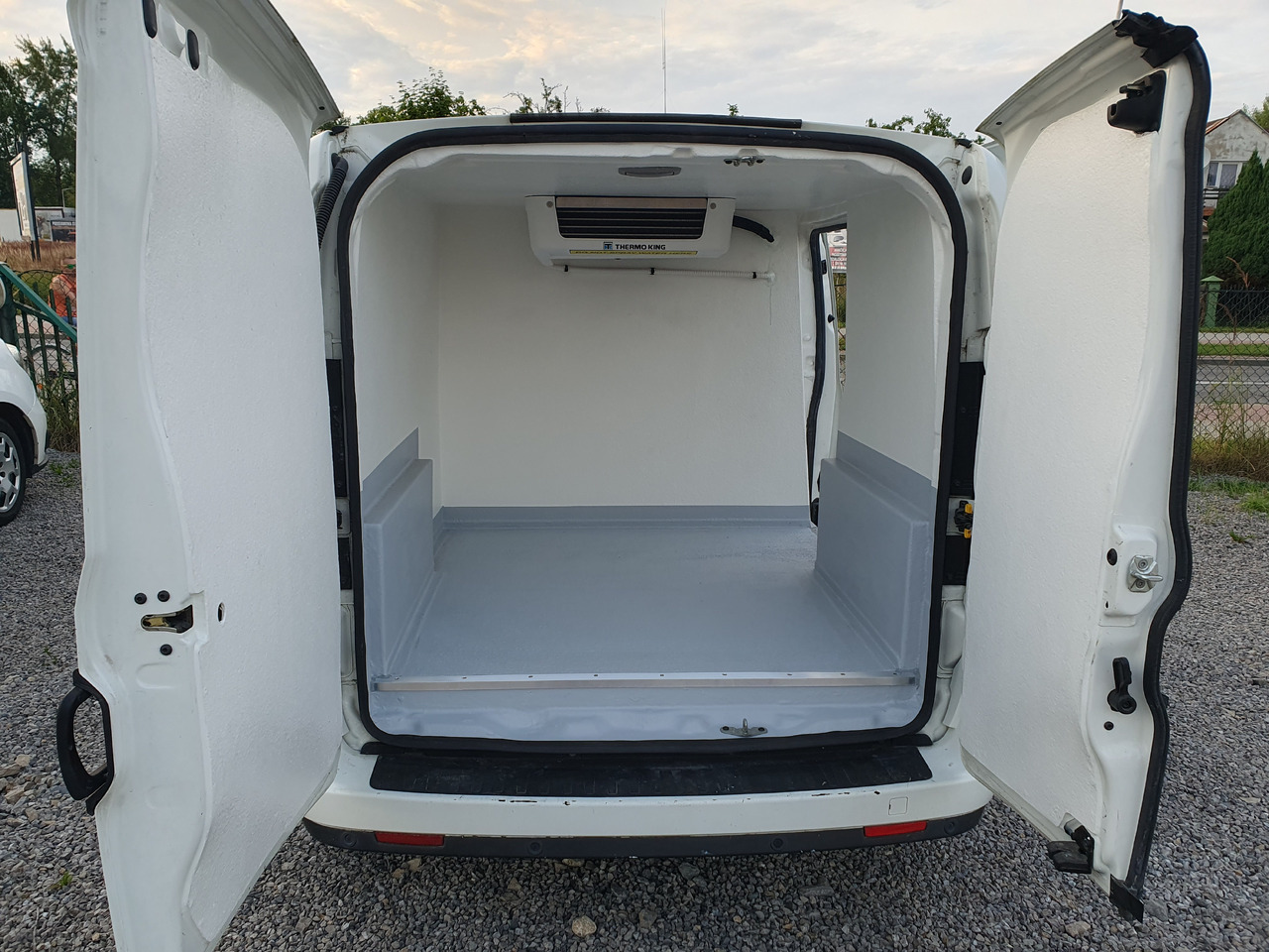 FIAT DOBLO CHLODNIA THERMOKING KLIMA EURO6 - Carrinha frigorífica: foto 1 FIAT DOBLO CHLODNIA THERMOKING KLIMA EURO6 - Carrinha frigorífica: foto 1