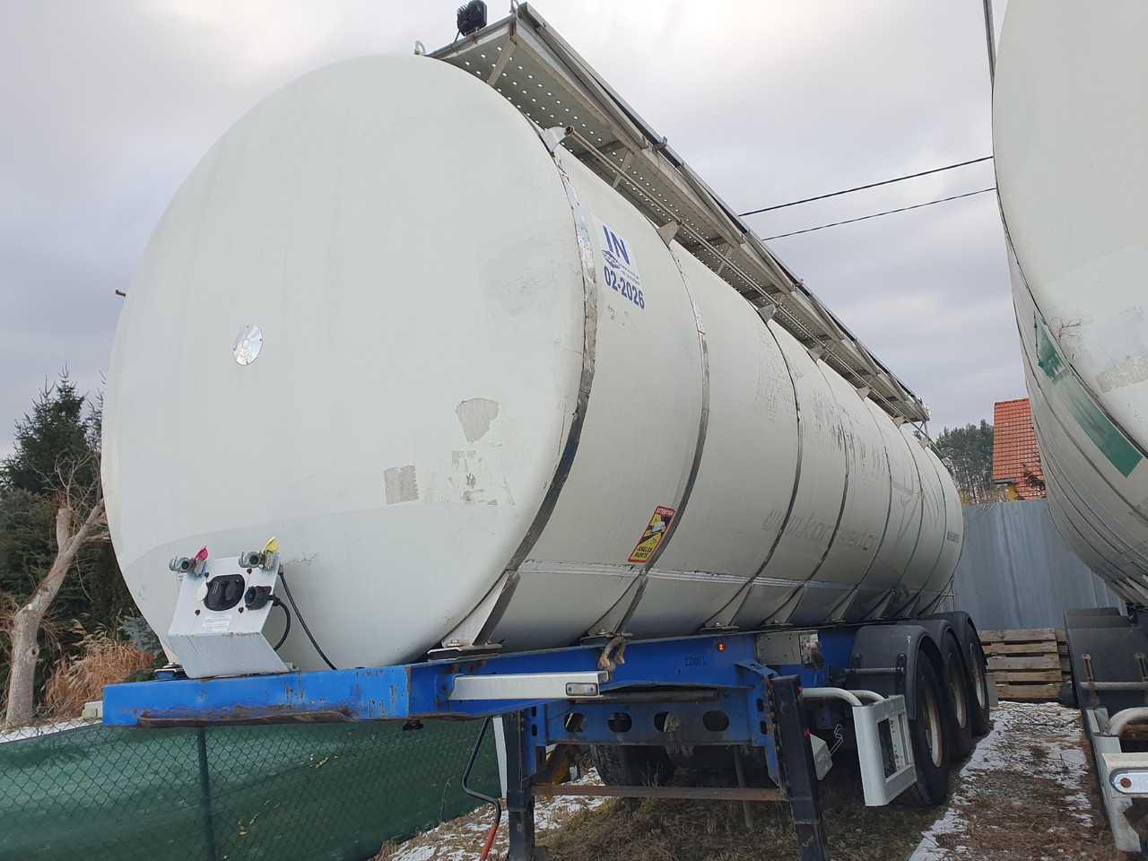 Semi-reboque cisterna para transporte de alimentos Menci 2 KOMORY  NOWE PODUSZKI ,HAMULCE I LOZYSKA  NOWA BELKA TYLNA Z LAMPAMI LED [ Copy ]: foto 1