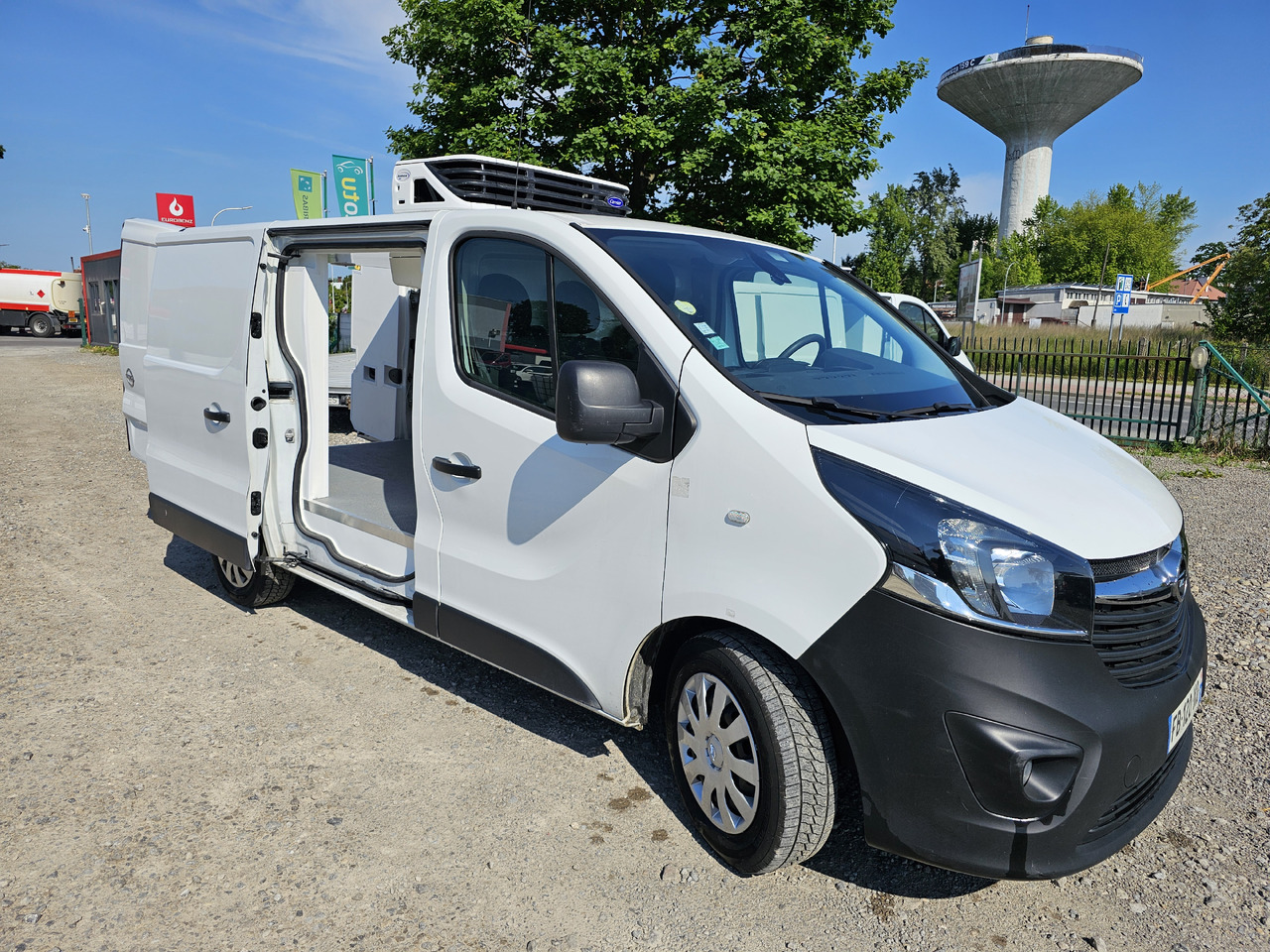 Opel VIVARO CHLODNIA CARRIER+230V KLIMA NAVI EURO6 - Carrinha frigorífica: foto 1 Opel VIVARO CHLODNIA CARRIER+230V KLIMA NAVI EURO6 - Carrinha frigorífica: foto 1