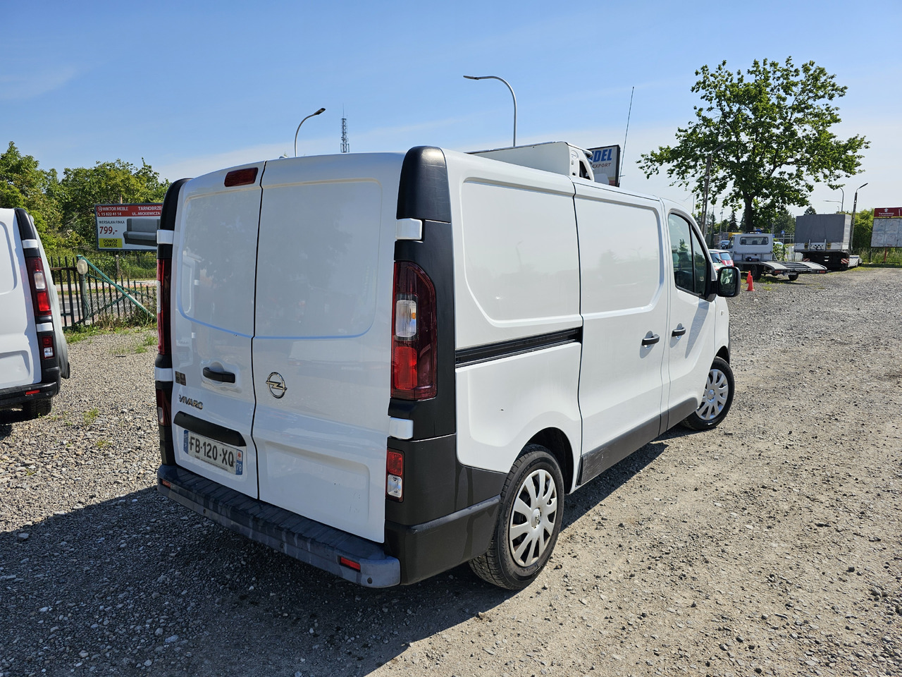 Opel VIVARO CHLODNIA CARRIER+230V KLIMA NAVI EURO6 - Carrinha frigorífica: foto 3 Opel VIVARO CHLODNIA CARRIER+230V KLIMA NAVI EURO6 - Carrinha frigorífica: foto 3