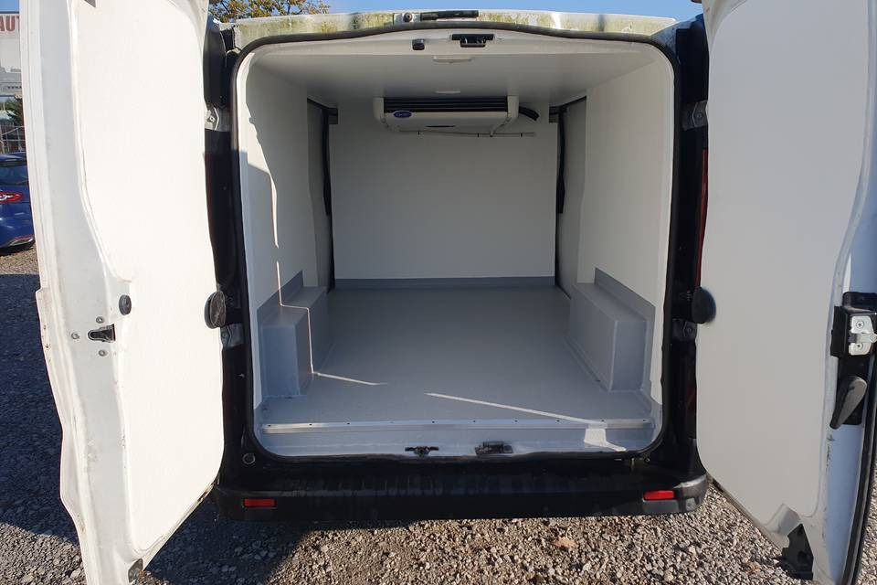RENAULT TRAFIC CHLODNIA MROZNIA CARRIER+230V KLIMA EURO6 - Carrinha frigorífica: foto 2 RENAULT TRAFIC CHLODNIA MROZNIA CARRIER+230V KLIMA EURO6 - Carrinha frigorífica: foto 2