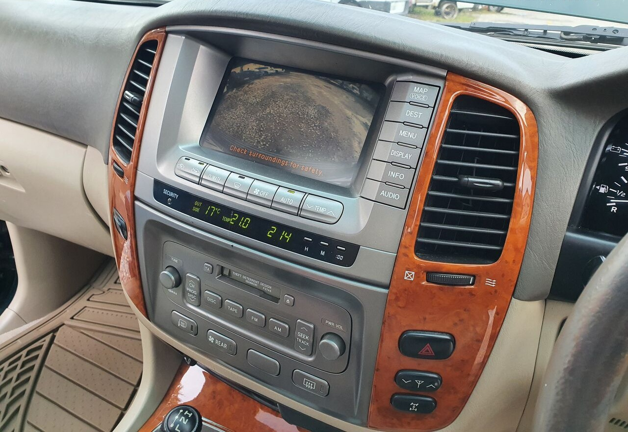 SUV Toyota LAND CRUISER 100 4,2 TD KLIMA 7 OSOB: foto 16 SUV Toyota LAND CRUISER 100 4,2 TD KLIMA 7 OSOB: foto 16
