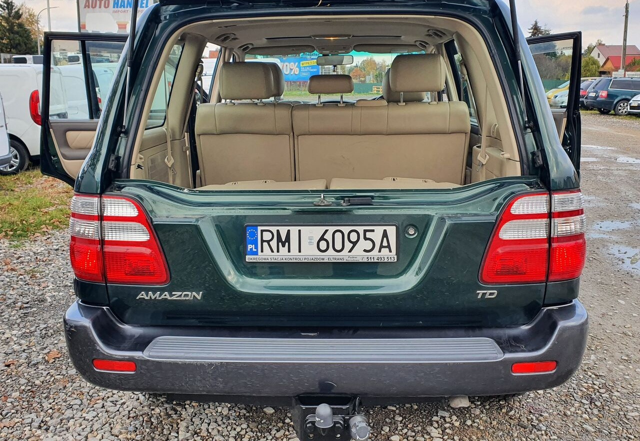 SUV Toyota LAND CRUISER 100 4,2 TD KLIMA 7 OSOB: foto 12 SUV Toyota LAND CRUISER 100 4,2 TD KLIMA 7 OSOB: foto 12
