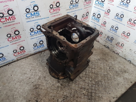 Case 5120, 5130, 5140, 5240 Rear Axle Housing 1341279c3, 1341230c3, 1341230c1 - Eixo traseiro: foto 1 Case 5120, 5130, 5140, 5240 Rear Axle Housing 1341279c3, 1341230c3, 1341230c1 - Eixo traseiro: foto 1