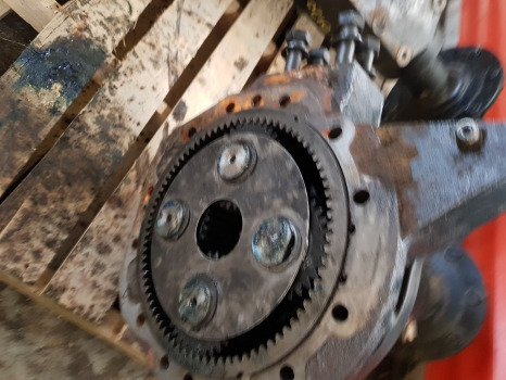 Case 5120 Rear Half Axle Housing Rhs 1345724c2, 1345723c1, 1995230c1, 1345723c2, 1345971c1 - Eixo traseiro: foto 4 Case 5120 Rear Half Axle Housing Rhs 1345724c2, 1345723c1, 1995230c1, 1345723c2, 1345971c1 - Eixo traseiro: foto 4